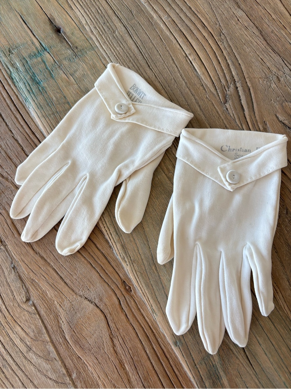Vintage Christin Dior Women's Wrist Length Button Cuff Gloves - Picture 3 of 15